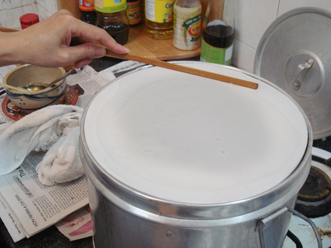 cách làm bánh cuốn bằng nồi hấp
