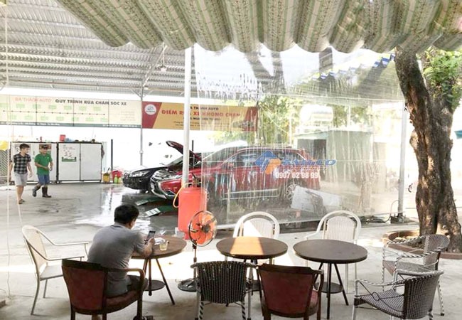 Tiệm cà phê rửa xe