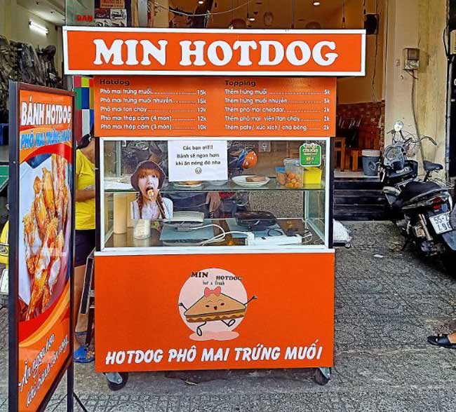 xe đẩy bán hotdog
