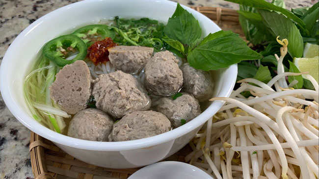 Phở bò viên