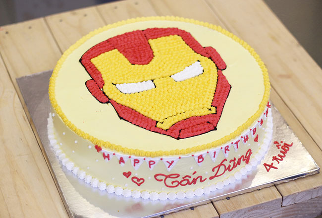 Bánh sinh nhật hình siêu nhân nhện cool ngầu cho bé trai