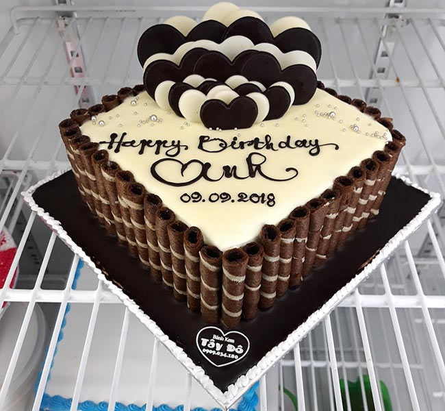 Chia sẻ 15 mẫu bánh sinh nhật Socola ngọt ngào khiến bạn yêu ngay từ cái