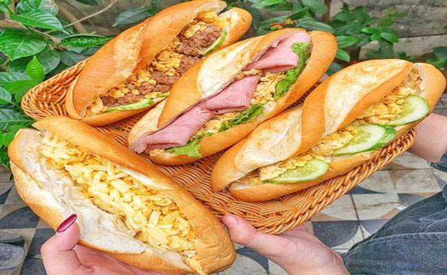 bánh mì pate trứng