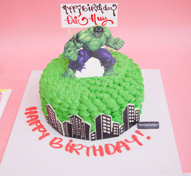 bánh sinh nhật siêu nhân Hulk khổng lồ