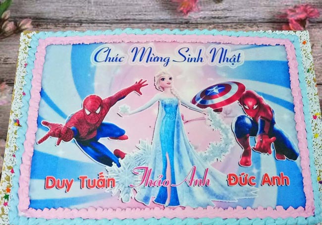 bánh sinh nhật siêu nhân và công chúa