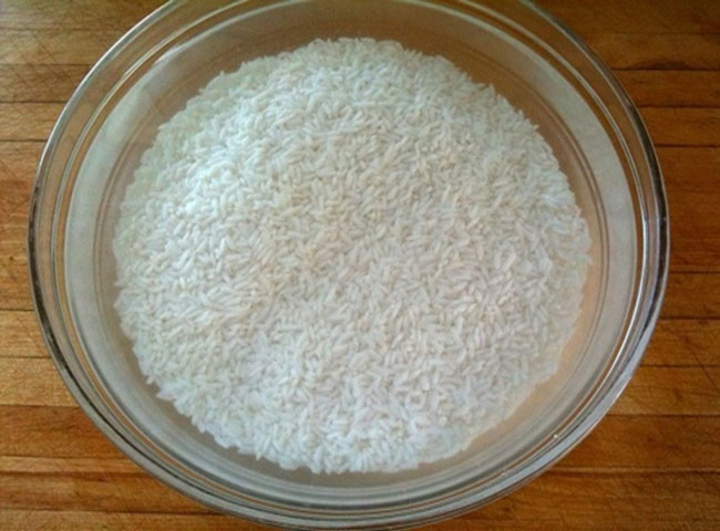 Ngâm gạo nấu cháo
