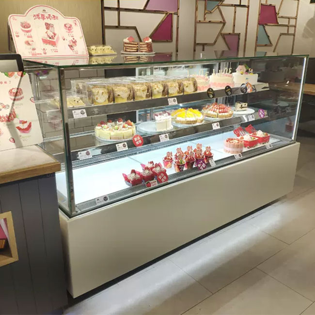 Tủ trưng bày bánh kem 1m8 đa tầng
