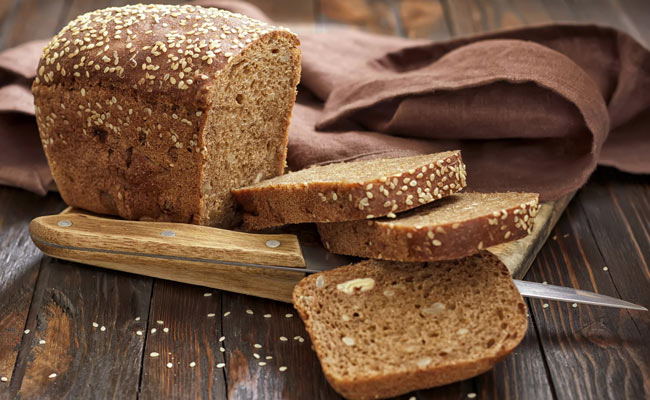 Bánh mì đen bao nhiêu calo? Ăn nhiều có béo không?