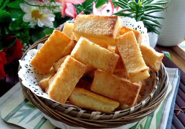 bánh mì nướng bơ đường bằng chảo thơm ngon