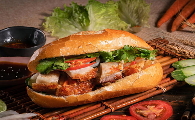 cách làm bánh mì heo quay