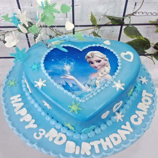bánh kem sinh nhật công chúa elsa