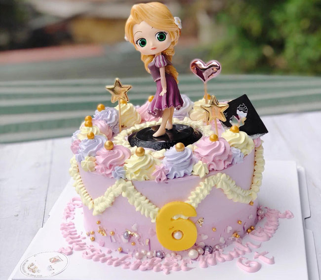 bánh kem sinh nhật công chúa tóc mây