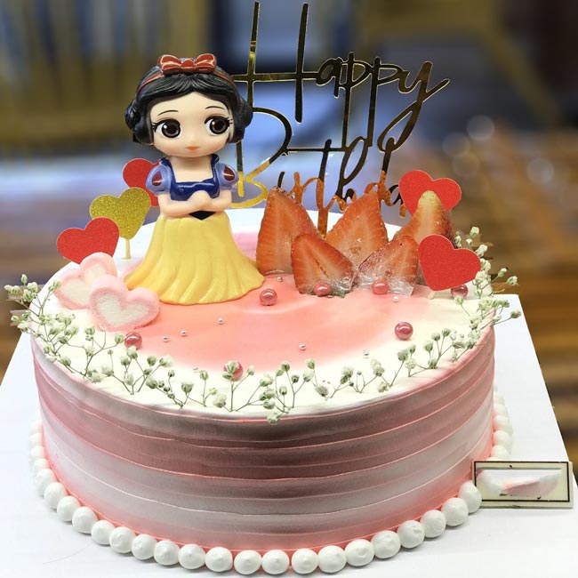 bánh sinh nhật công chúa bạch tuyết