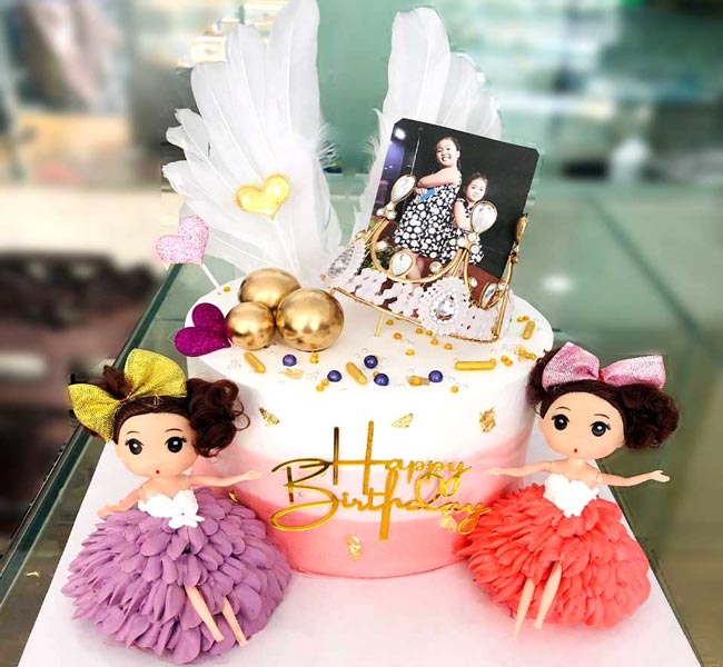 Bánh sinh nhật đẹp 4 - Bánh fondant chủ đề sếp kỉ niệm công ty - Tiny  Pretty Cake