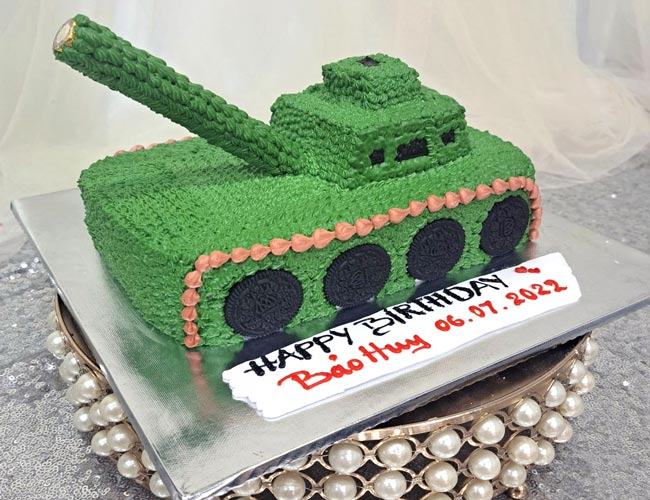 bánh sinh nhật hình xe tăng