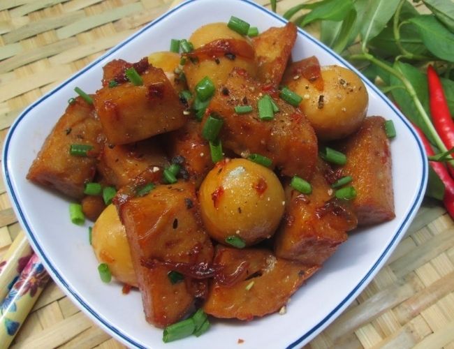 cách làm chả lụa kho quẹt