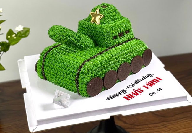 mẫu bánh sinh nhật hình xe tăng