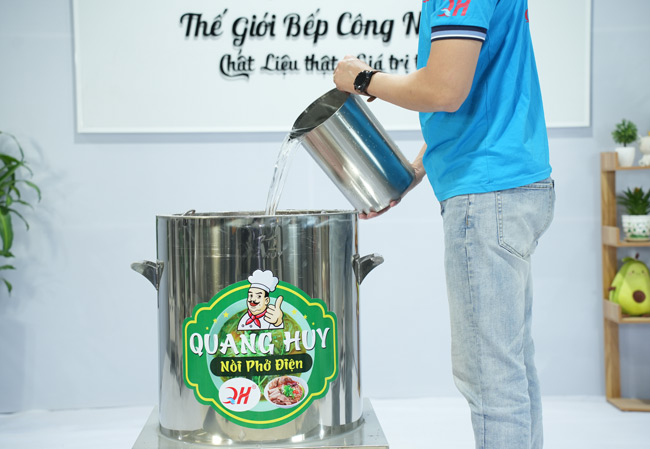 sử dụng nồi nấu phở đun nấu chuyên nghiệp