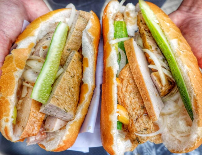 bánh mì chả lụa giòn dai