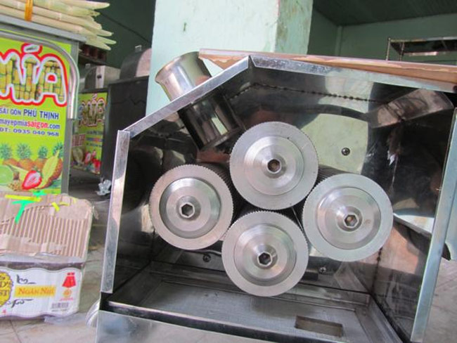 Tân Phát sửa xe nước mía tại nhà