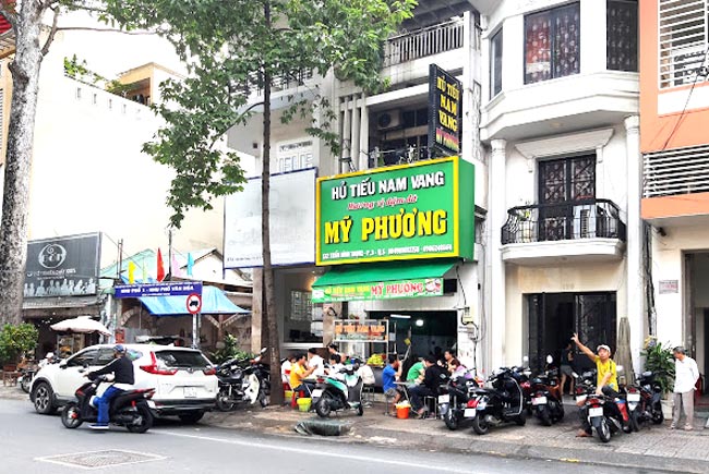 cửa quán mỹ phương