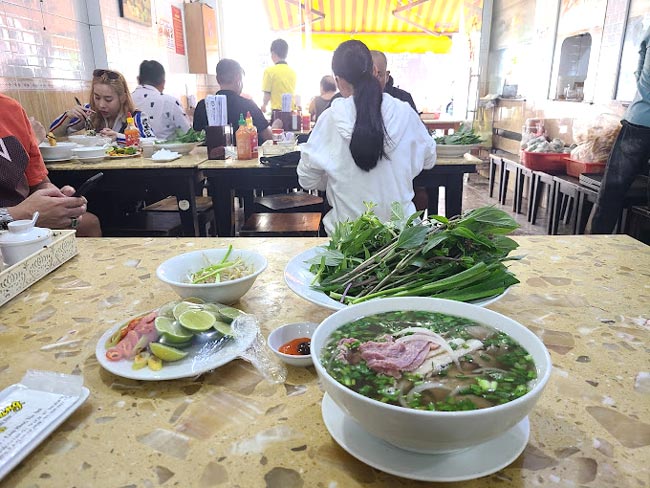 phở hùng tái