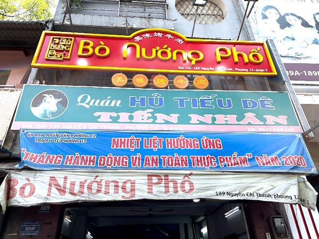 bảng hiệu quán hủ tiếu tiến nhân