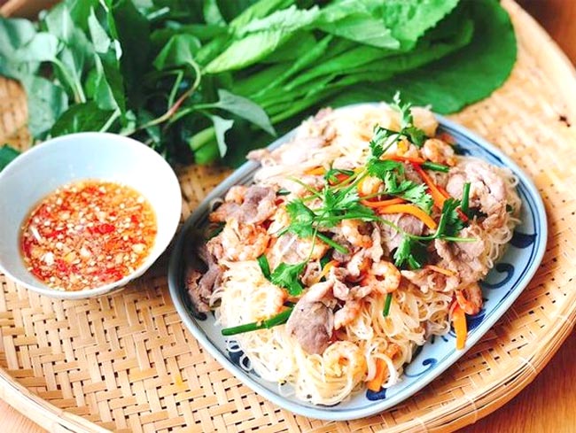 Hủ tiếu xào thịt heo ngon