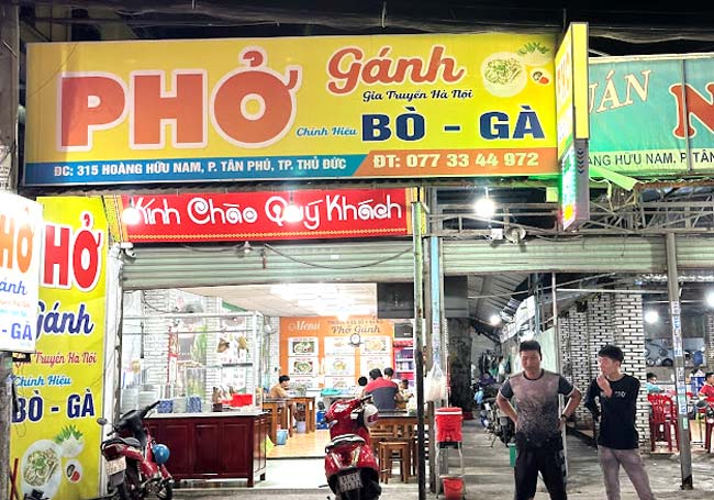 cửa quán phở gánh