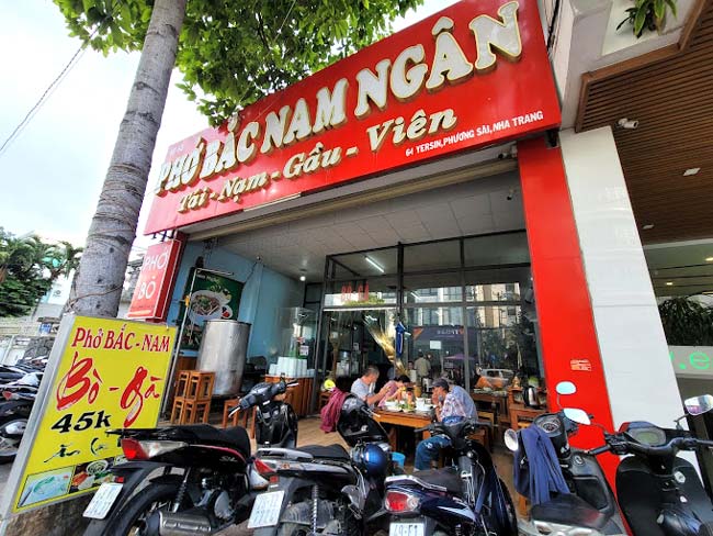 cửa quán nam ngân