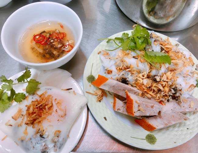 đĩa bánh cuốn chả