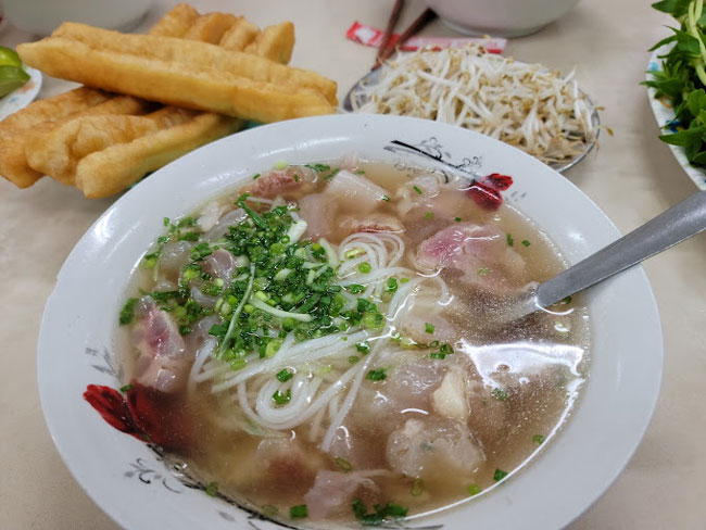 phở gân tiệm hòa