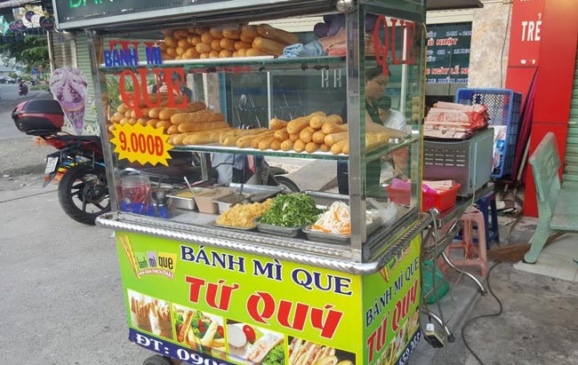 xe đẩy bán bánh mì que